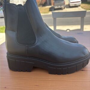 Steve Madden Black Chunky Chelsea Boots
